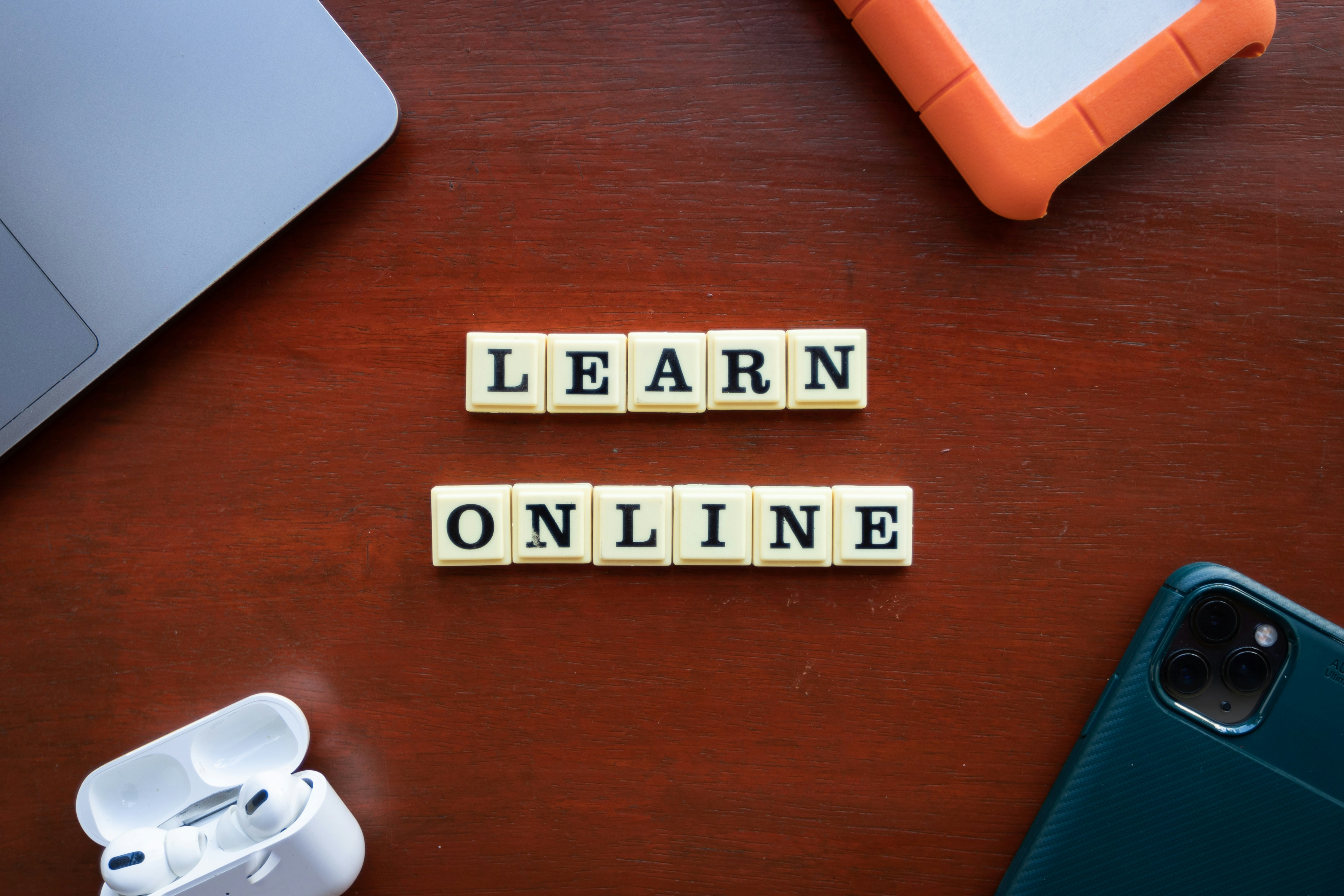 Learn Online Desk Image